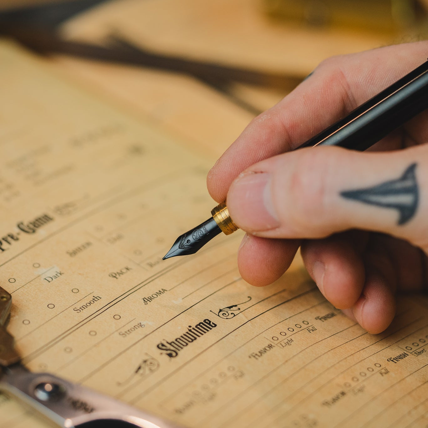 Jeremy Siers x Big Idea Design Titanium Fountain EDC Pen – Black & Gold