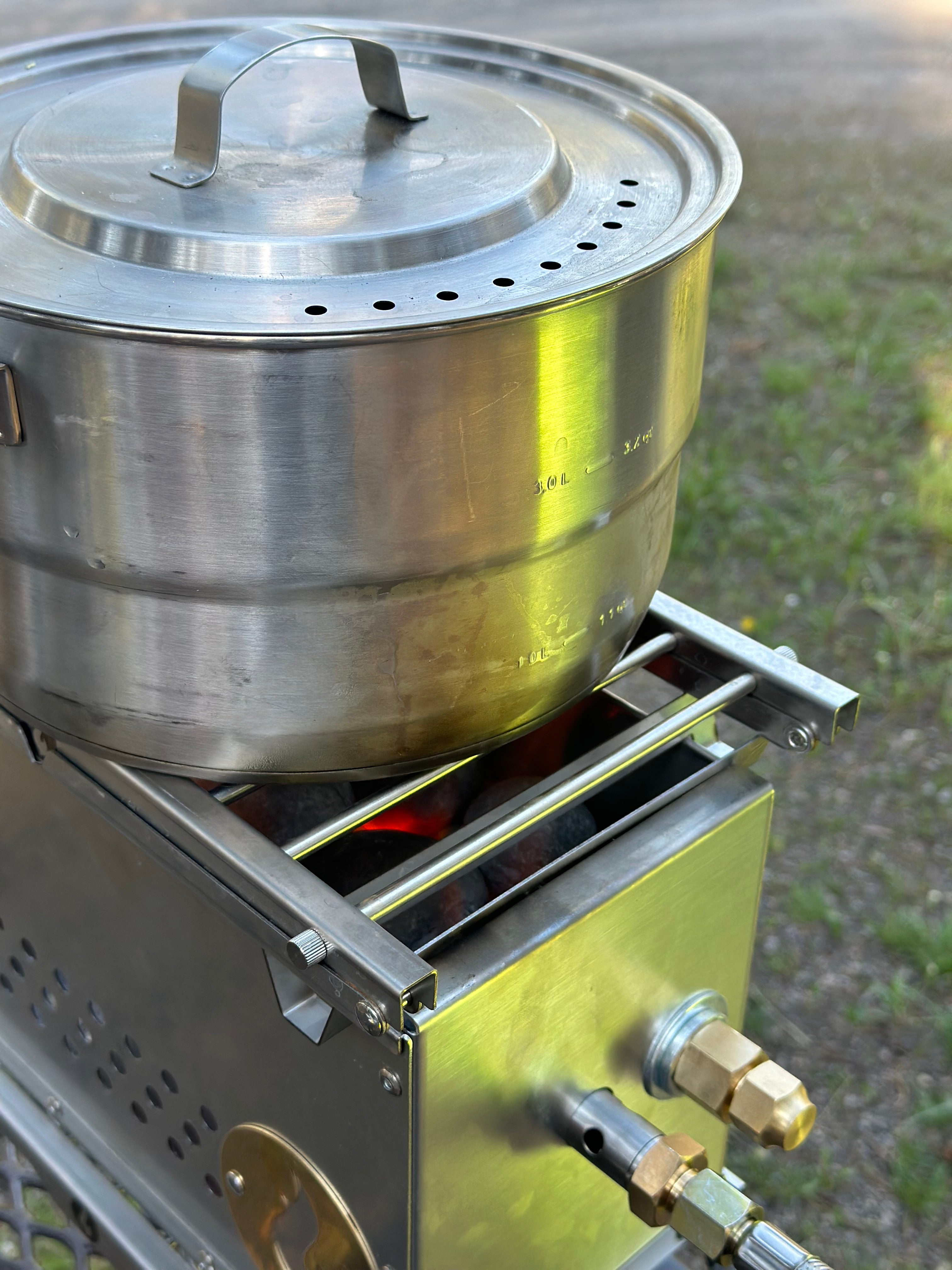 Over Under Grill Thingy: Stand and Grill In One! (SOLD OUT)